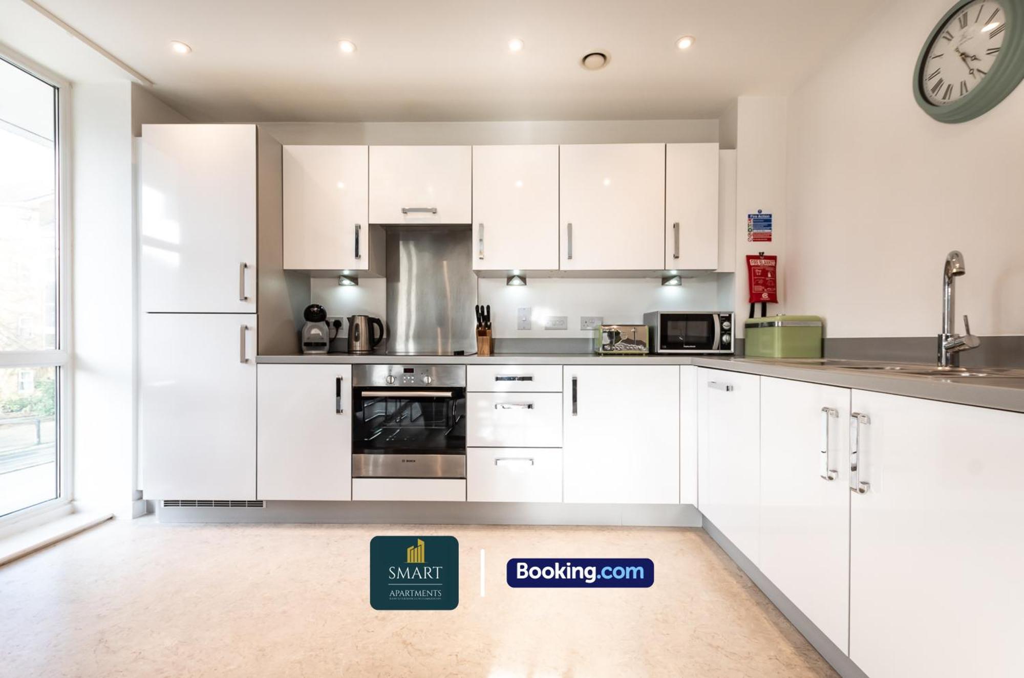 Spacious City Center Apartment By Smart Apartments Short Lets & Serviced Accommodation Apartment Southampton With Free Wifi Kültér fotó