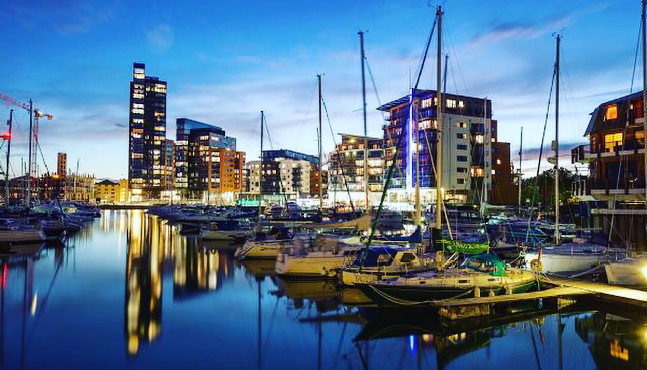 Spacious City Center Apartment By Smart Apartments Short Lets & Serviced Accommodation Apartment Southampton With Free Wifi Kültér fotó